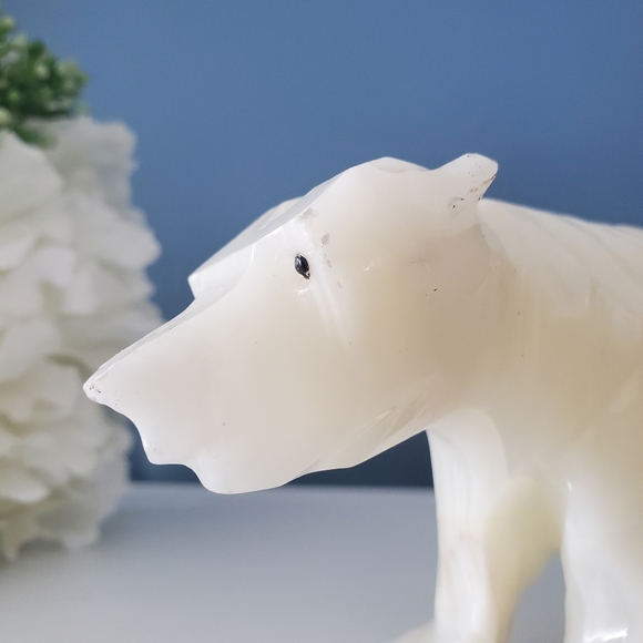 Hand Carved Onyx Stone White Polar Bear - Picture 4 of 8